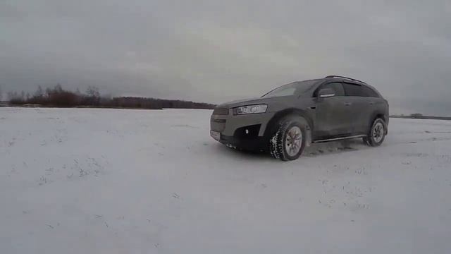 Каптива. Дрифт на поле. autotribe.ru смотреть онлайн