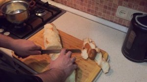 Как приготовить вкусные сухарики для салата Цезарь и других салатов,секреты повара.Готовим сухарики