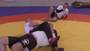 Как разорвать захват рук и сделать болевой прием