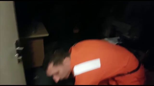 На «D» прорвало трубу смотреть онлайн