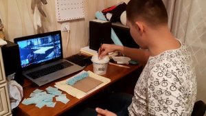 Как приклеивать к картону гофрированную бумагу