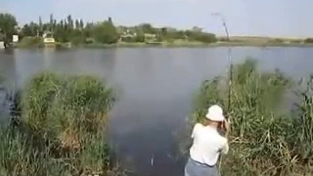 Рыбалка на Гребном канале. Одесса 2014. смотреть онлайн