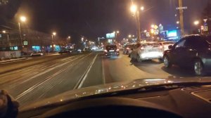 Как правильно поворачивать налево на перекрестке с трамвайными