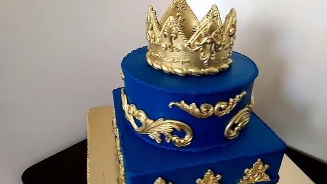 Торт с короной.