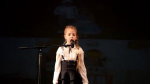 Роберт Рождественский Человеку надо мало читает Сущеня Аня