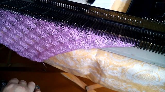 Шаль Харуни на машине и спицами. 2 часть. Мастер класс . смотреть онлайн