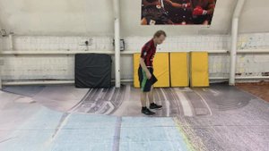 Подъем разгибом с пола (kip-up) без рук
