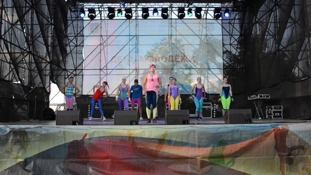 GLORIA ESTEFAN - CONGA WAACKING / ANY DANCE and OLEG ANIKEEV / ДЕНЬ МОЛОДЕЖИ / БЕЛГОРОД 28.06.2014 смотреть онлайн