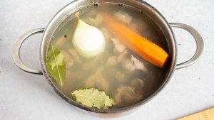 Заливное из куриных желудков