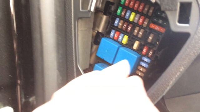 Посторонний звук в торпеде Рено Логан смотреть онлайн