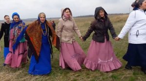 ~ Просветил месяц долго с вечеру ~ The half moon has been shining ~ Subtitles in Russian and Englis