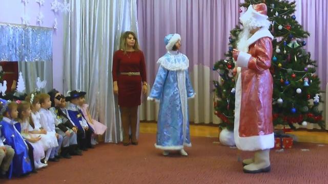 Новогодний утренник в детском саду /Дед Мороз Снегурочка Снеговик Баба Яга\Новогодняя Ёлка 2017 смотреть онлайн