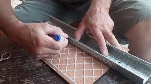 Один из способов как разрезать плитку без изменения ее размеров.