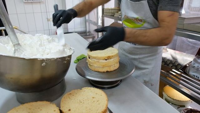 Amazing cake mass production! Satisfying cake making! Turkish cake factory