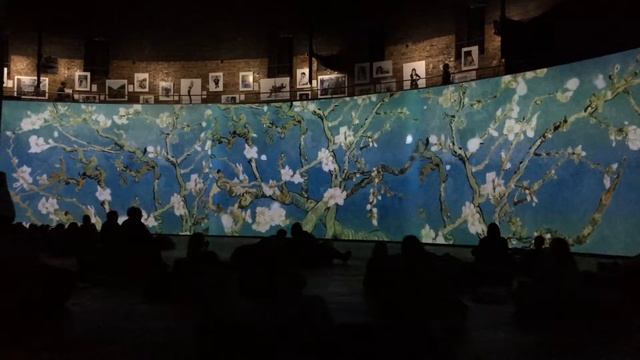 Ван Гог. Цветущий миндаль. смотреть онлайн