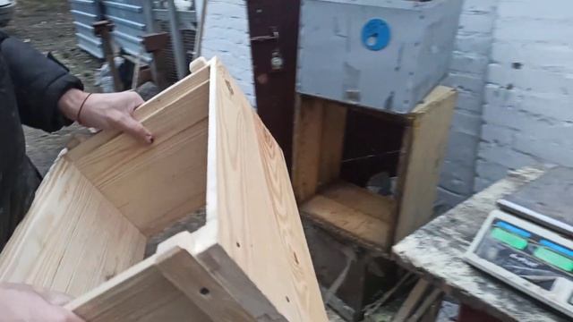 Какой вес улья, корпуса из КАМЫША, ФАНЕРЫ, ДЕРЕВА и ЛЮМИНИЯ улья для пчел и пчеловода смотреть онлайн