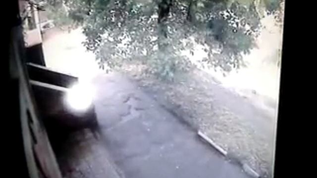 Пришелец на проходной завода. смотреть онлайн