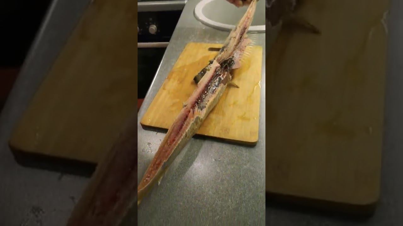 Насмотрелись советов как разделать селедку смотреть онлайн