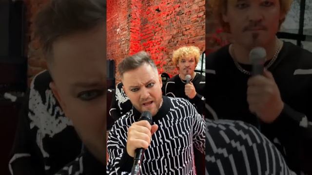 Накрашенные  глаза нравятся женщинам?У нас мэйк остался после КиШа ? #maneskin #tommorello  #gossip