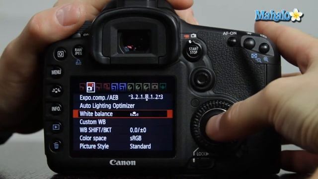 How to Set the Custom White Balance on a Canon 7D DSLR смотреть онлайн