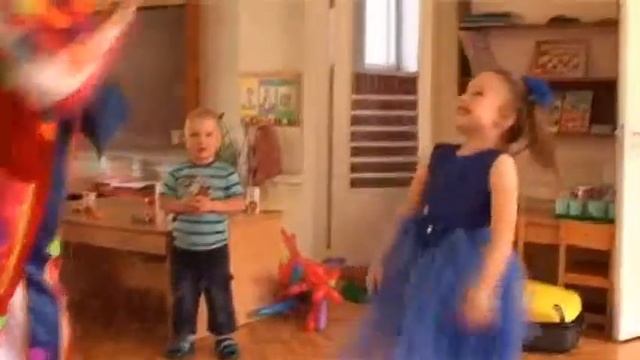 Студия Каравай - Клоун Петрушка на день рождения в детском саду. смотреть онлайн