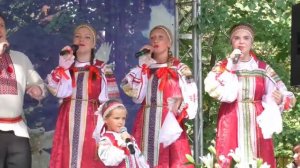 Ансамбль "Узорица" "Посылала меня мать за воою"