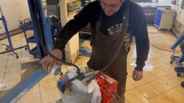 ЧИСТКА РАДИАТОРЕ ПЕЧКИ В ТУЛЕ…ИЛИ КАК МЫ МОЕМ РАДИАТОР ОТОПИТЕЛЯ В ТУЛЕ НА КАРЛА МАРКСА 157 смотреть онлайн