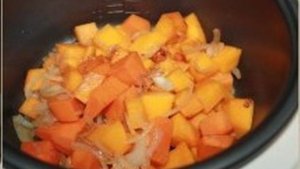 Курица с тыквой в мультиварке