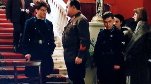 СЫН ОТЦА НАРОДОВ ПОМИЛОВАЛ МАЙОРА И КАПИТАНА В РЕСТОРАНЕ