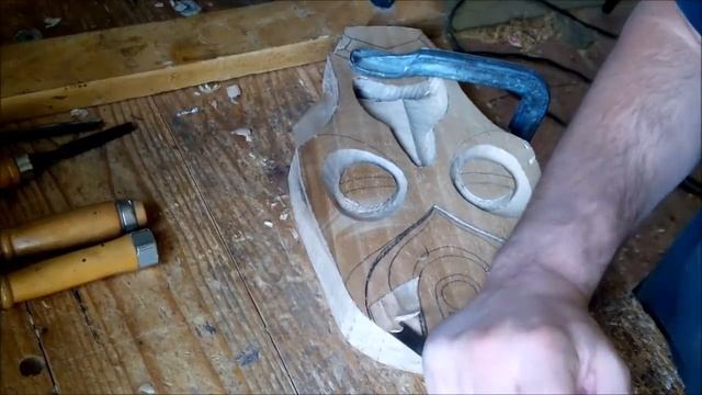 Carving A Dragon Priest Mask Out Of Walnut смотреть онлайн