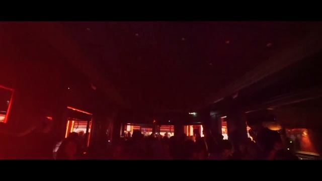 Sass' Café Monaco смотреть онлайн