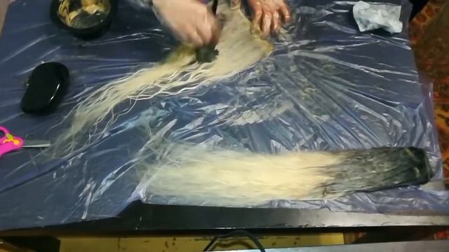 Красим волосы в серый: Gray Hair смотреть онлайн