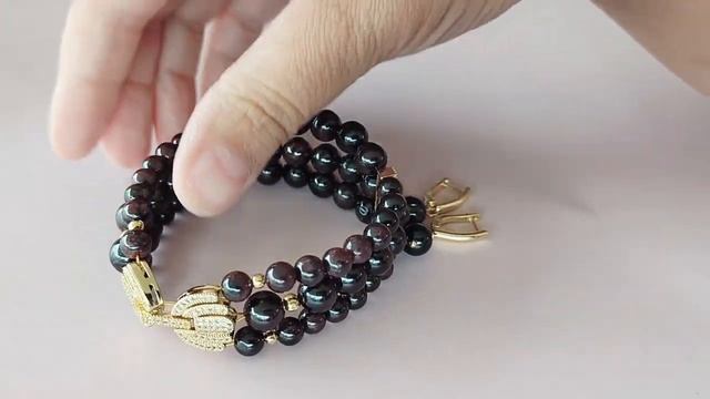 По каким показателям покупать украшения, обесценивание труда мастериц и обзор украшения из граната смотреть онлайн