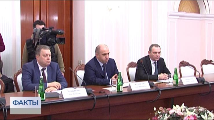 Главу Адыгеи Мурата Кумпилова единогласно переизбрали на второй срок