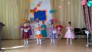 Танец Часики в исполнении 1 класса