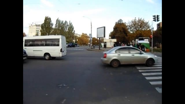 "Проспект пешеходов на красный" или "Звуковые светофоры Харькова. Выпуск 27" смотреть онлайн