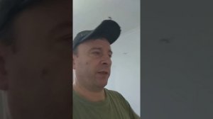 Стены под покраску. Поклейка флизелина.