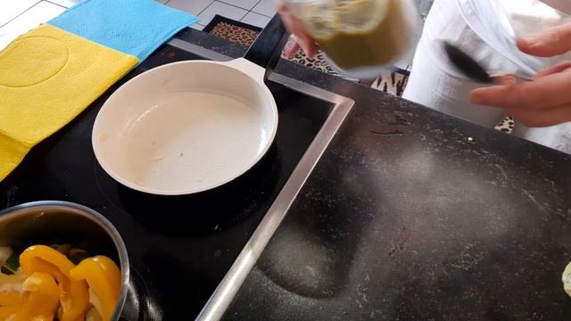 Кабачковая икра. Необычная и очень вкусная. Без томата и моркови. Очень лёгкий и простой рецепт