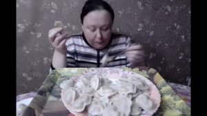 Мукбанг// Пельмени со Сметаной// Mukbang