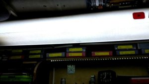 САМОДЕЛЬНЫЙ СВЕТОДИОДНЫЙ СВЕТИЛЬНИК ИЗ ЛЕНТ, ЛАМИНАТА, ПЛАФОНА И БЛОКА ПИТАНИЯ ОТ КОМПЬЮТЕРА