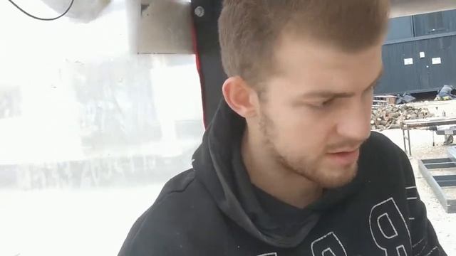 Как управлять погрузчиком.