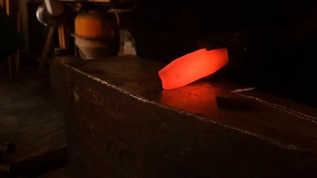 Кованый клинок из M390 bohler №90 или облом…/ The blade is forged of bohler M390 No. 90 or bоооmm.. смотреть онлайн