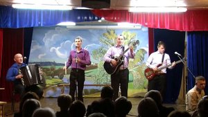 Заберу с собою я землицы горсть