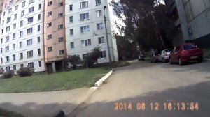 Соревнования велосипед против машины - кто быстрее доберется до дома. Финальный отрезок.