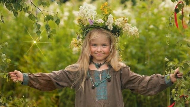 С Троицей! Счастья, мира и всего самого светлого! Красивое Поздравление С Троицей
