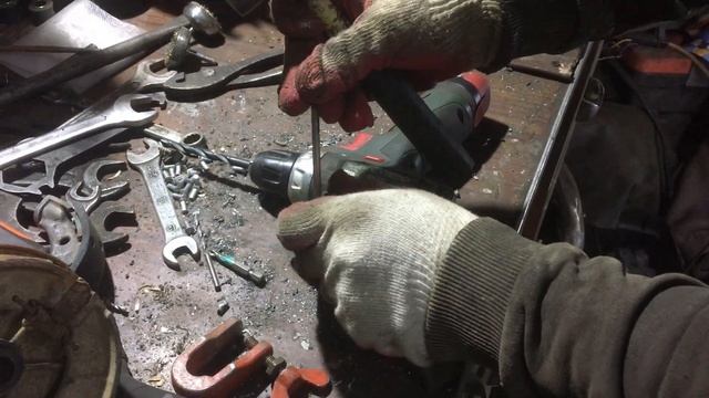 САМОДЕЛЬНЫЙ КЛЁПАЛЬНЫЙ СТАНОК/РЕМОНТ КОЛОДОК! смотреть онлайн