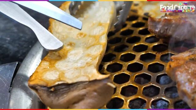 It tastes amazing! Pork rind grilled over charcoal / Famous Korean meat restaurant. смотреть онлайн