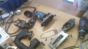 How to repair Makita 4340fct ORBITAL ACTION JIGSAW disassemble armature, seals, carbon brushes