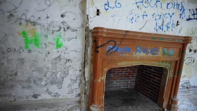 Inside America's Most Mysterious Fairytale Castle | Family Went Insane смотреть онлайн