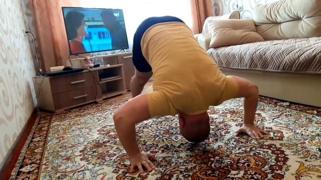 5 минут одни отжимания - самое простое и доступное упражнение на самоизоляции